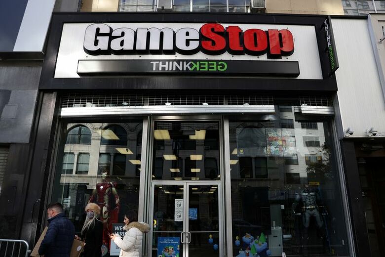 2021年12月、ニューヨークのゲームストップ店舗で撮影。REUTERS/Andrew Kelly