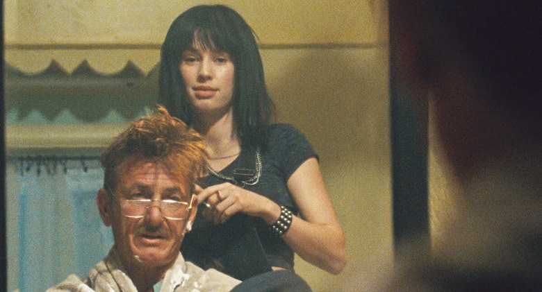 ショーンとディラン、波乱万丈の父娘を実の親子がリアルに演じ切る