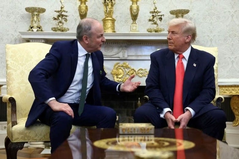 トランプ米大統領は１２日、欧州連合（ＥＵ）が米製品に対し報復関税を課せば、対応すると表明した。同日撮影（２０２５年　ロイター/Evelyn Hockstein）