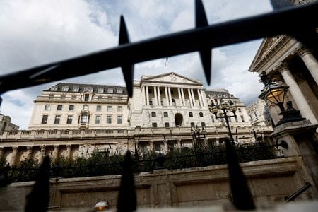 イングランド銀行（英中央銀行）金融政策委員会のハスケル委員は３日、英労働市場のマッチング機能が悪化しているもようとし、「労働市場が機能不全に陥っている以上、金利はそうでない場合よりも長期にわたり高止まりせざるを得ない」と述べた。９月２１日撮影（２０２３年　ロイター/Peter Nicholls/File Photo）