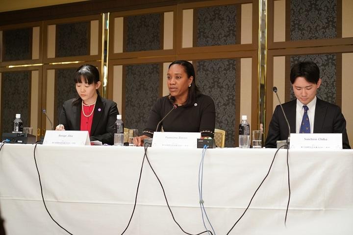 3月24日に開催されたWAW！「多様性を成長に」分科会の様子。写真中央がバロン大臣、右はY20委員会の千葉宗一郎会長（ユース代表）、左が筆者 （写真提供：外務省）