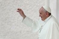 ローマ教皇「同性愛者は神の子であり法的保護を」明確な擁護発言