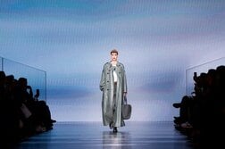 伊アルマーニ、株式15％を3社へ分割売却検討＝現地紙