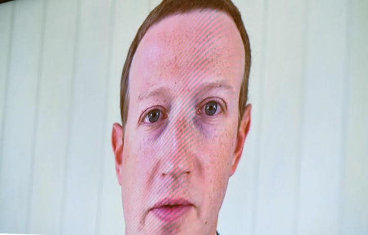 今を時めく音声SNSクラブハウスにザッカーバーグが登場とあって野次馬が殺到。ジャーナリストは門前払いで文句タラタラ　Mandel Ngan/REUTERS