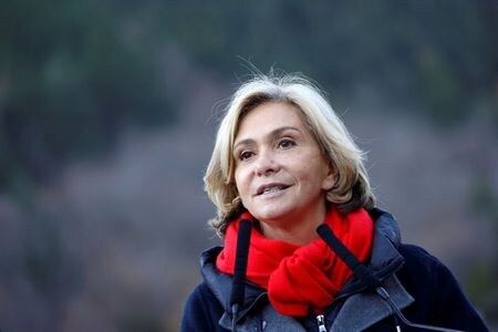 来年４月のフランス大統領選で、保守中道系野党・共和党の候補に４日選ばれたバレリー・ペクレス氏（５４）の支持率が上昇している。写真は１２月６日、サン・マルタン・ヴェジュビーで撮影（２０２１年　ロイター/Eric Gaillard）