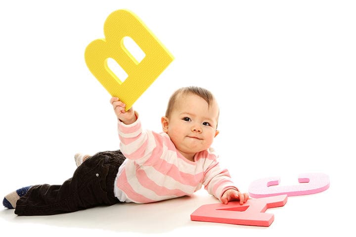 英語に親しみ「分かる楽しさ」を経験すれば、意欲面でも知識面でも将来の学習につながる　Bennewitz-iStock