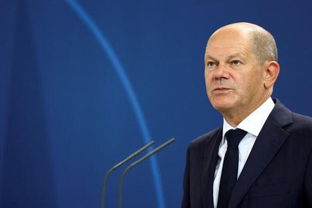 複数のドイツ政府高官は１８日、ショルツ首相（写真）の来週２２─２３日のカナダ訪問日程を明らかにした。ハベック経済相や経済界代表団も同行する。ポツダムで１２日撮影（２０２２年　ロイター／Lisi Niesner）