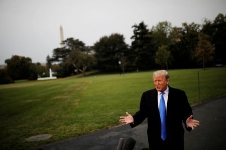 　１０月２６日、トランプ米大統領は民主党有力者らに爆弾とみられる不審物を送りつけたとして逮捕されたシーザー・セーヤ容疑者について、私の支持者の一人と聞いていると語った（２０１８年　ロイター/CARLOS BARRIA）