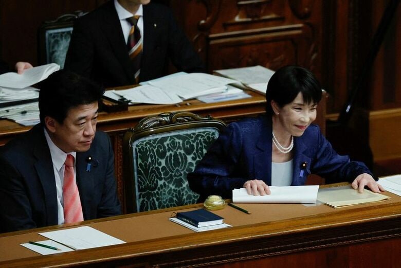 高市首相（右）と木原官房長官。10月5日撮影。REUTERS/Kim Kyung-Hoon