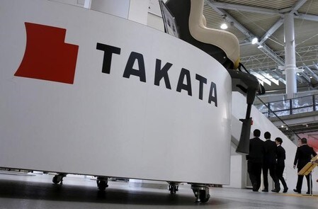 　６月１７日、複数の関係筋によると、民事再生法適用申請に向けて準備しているタカタの外部専門家委員会は同社の再建策の中で、大量リコールを招いたエアバッグ部品のタカタ製インフレ―ターの生産を、交換用部品の供給完了後および既存契約が終了次第、中止する方向で計画している。写真は、同社のロゴ。都内で２０１５年１１月撮影（２０１７年　ロイター/Toru Hanai）