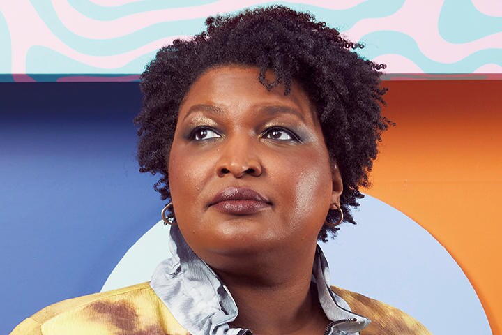 投票妨害と戦いジョージア州で民主党の勝利をもぎ取ったエイブラムス　EMILY ASSIRAN/GETTY IMAGES FOR BUSTLE