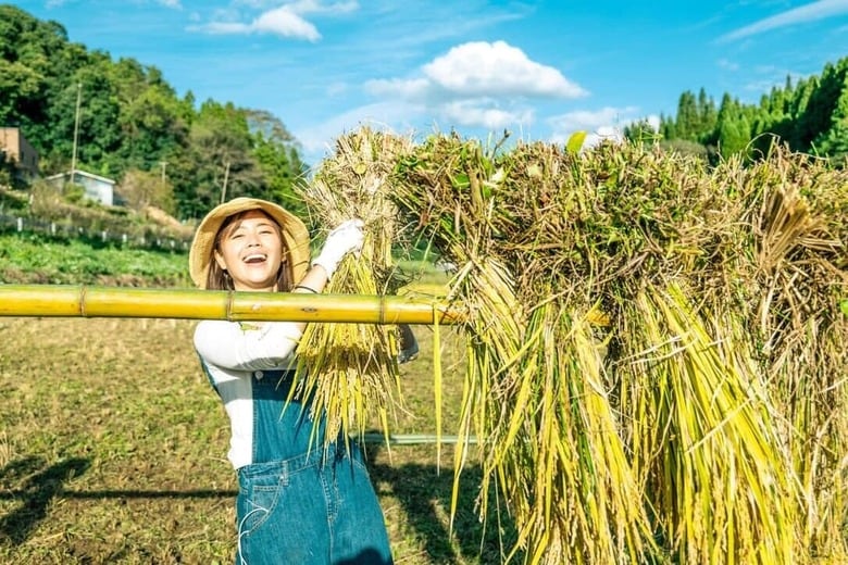 石山さんは2019年から大分県の農村集落と渋谷のシェアハウスを行き来する二拠点生活を開始。全国を転々とする生活を送る（本人提供）