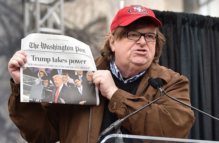 ムーア監督は、トランプが「国民の敵」と呼ぶ主要メディアにも矛先を向ける　(c)Paul Morigi / gettyimages