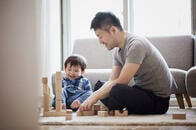 男性の育休取得について考える──月単位の育休で人事評価にも影響？「生産性」の評価を
