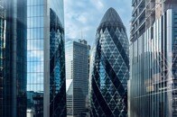 「生活費の危機」のなか、優先された経営者たちの報酬アップ...庶民との格差は79倍→118倍に拡大（英）