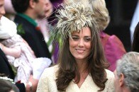 完全コピーされた、キャサリン妃の「かなり挑発的なドレス」への賛否