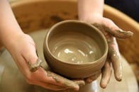 陶芸家と地質学者、どちらが土をよく知っているか...アメリカ人哲学者の目を通して見えた「日本思想の本質」とは？