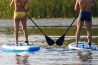 パニック不可避...SUP中のカップルが陥った「絶望的状況」を捉えた映像にネット震撼