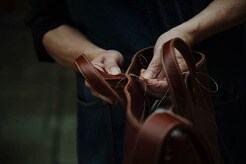 使われなくなった製品を回収・修理し、次の使い手へ...土屋鞄製造所が体現する「つくる責任、つかう責任」