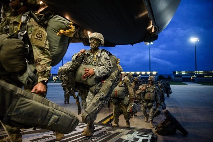 速報】米、陸軍のエリート第82空挺師団から約1000人を中東に派遣へ