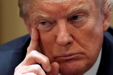 　２月６日、トランプ米大統領（写真）は、移民制度を巡る法律の改正で合意できなければ、連邦政府が閉鎖されても構わないとの姿勢を示した。ホワイトハウスで撮影（２０１８年　ロイター/Jonathan Ernst）
