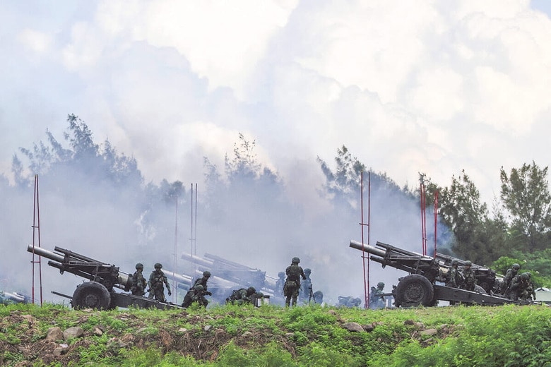台湾陸軍は、南部・屏東で重砲射撃訓練を実施（8月9日）　ANN WANGｰREUTERS