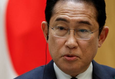 　５月９日、岸田文雄首相は衆院財務金融委員会で、子ども・子育て政策の財源について、いまの段階で具体的な財源に言及するのは適切ではないとの見解を改めて示した。写真は４月、都内で撮影（２０２３年　ロイター/Issei Kato）