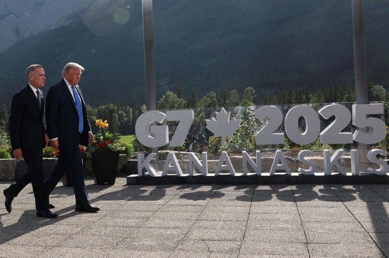 トランプはカナダでのG7会合を早々に切り上げてイラン情勢対応のために帰国した　Suzanne Plunkett/POOL/REUTERS