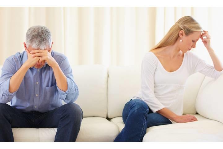 人生の行き詰まりに体の衰え......47.2歳は幸福度がドン底の時期? （写真はイメージ）iStock