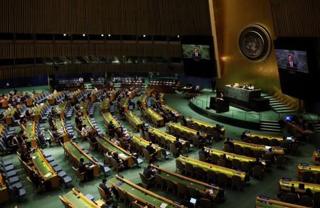 　北朝鮮が昨年末に暗号資産（仮想通貨）取引所ＨＴＸから１億４７５０万ドル相当の暗号資産を盗み、今年３月に仮想通貨の匿名性を高める「ミキシング」サービスを行う「トルネード・キャッシュ」を通じて資金洗浄（マネーロンダリング）していたことが分かった。ロイターが１４日、国連制裁監視団の機密文書を入手した。ニューヨークの国連本部で２０２２年６月撮影（２０２４年　ロイター/Mike Segar）
