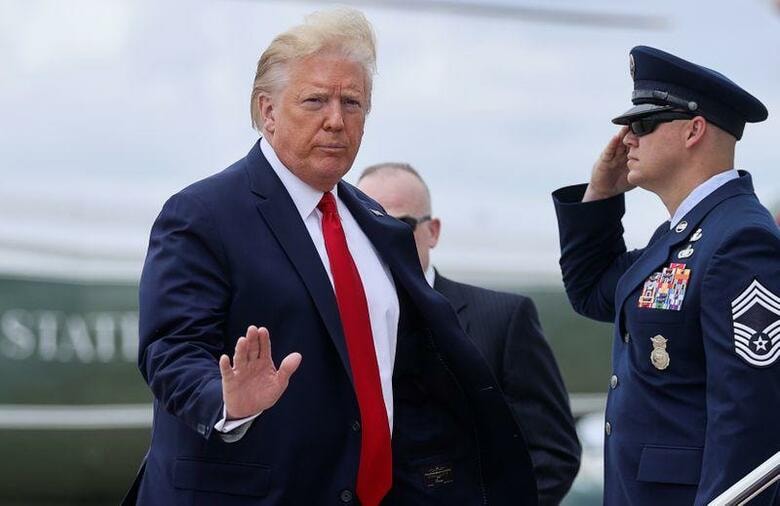 米ホワイトハウスのマクナニー報道官は27日、トランプ大統領がソーシャルメディア企業に関する大統領令に間もなく署名すると明らかにした。写真は5月27日、メリーランド州で撮影(2020年　ロイター/Jonathan Ernst）