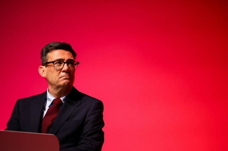 写真はバーナム英首相。9月27日、英リバプールで開催された首相就任後初となる労働党大会で撮影。REUTERS/Phil Noble
