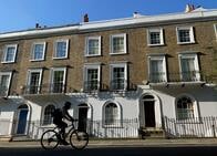 香港投資家、英国不動産に殺到　国家安全法恐れ移住目的で