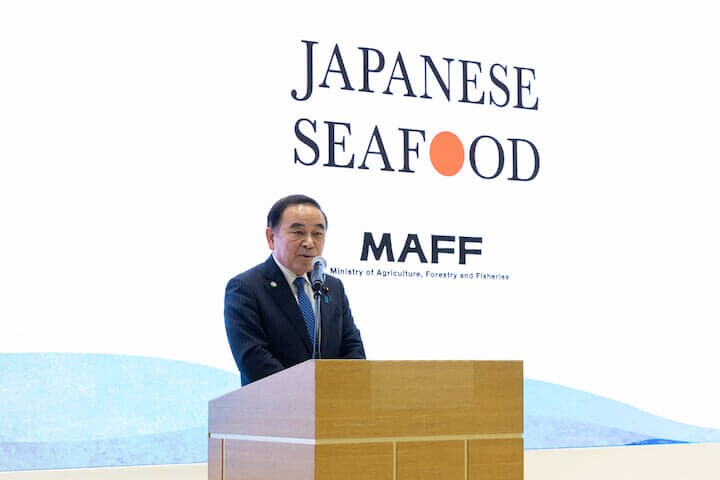 レセプションの冒頭で乾杯の挨拶を行う坂本哲志農林水産大臣