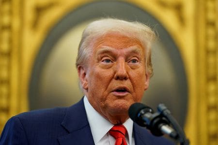 　米国の医療業界がトランプ大統領（写真）に対し、２月４日に発動された対中関税から医薬品や医療関連製品を免除するよう求めている。ホワイトハウスで５日撮影（２０２５年　ロイター/Kent Nishimura）