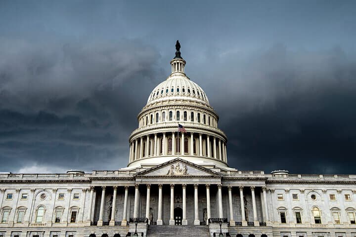 BILL CLARKｰCQ ROLL CALL/GETTY IMAGES
