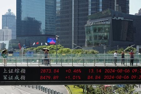 　５月２７日、米金融大手ゴールドマン・サックスの顧客向けのメモによると、アジア株に特化したヘッジファンドの運用資産は５月に入ってから２１日までに１．６％上昇した。写真は２０２４年８月、上海で撮影（２０２５年　ロイター/Nicoco Chan）