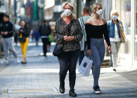 　６月１７日、ドイツ政府は２０２２年の新規の純借り入れ額について約１０００億ユーロを計画しており、従来計画していた８１５億ユーロを大きく上回る見込みだ。写真はケルンで昨年４月撮影（２０２１年　ロイター／Thilo Schmuelgen）