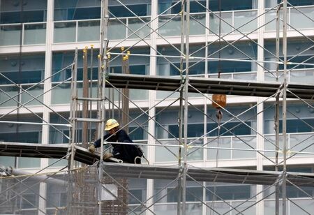 　９月３０日、国土交通省が３０日発表した８月の新設住宅着工戸数は、前年比９．１％減の６万９１０１戸となった。写真は都内で２００９年６月撮影（２０２０年　ロイター／Issei Kato）