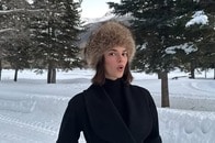 【動画】思わず視線が胸元に...セクシーすぎるバーテンダーに変身、ケンダル・ジェンナーの「大サービス」