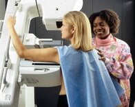 乳がん検診は50歳から？米学会の新指針に現場の医師たちが猛反発