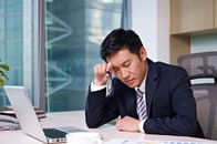 仕事のグチをこぼす相手すらいない40代男性は珍しくない