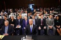 ボーイング､737MAX過失を初めて認める　CEOが議会証言で謝罪
