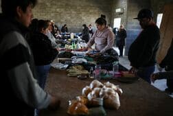 アルゼンチンの貧困率が32％に上昇、次期大統領選を左右も