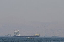 ホルムズ海峡通過船、週末も低水準　10日平均下回る