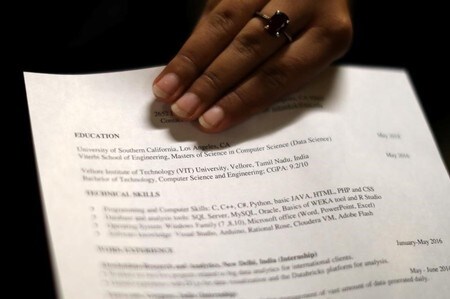 　５月４日、４月の米雇用統計は非農業部門の就業者数が前月比１６万４０００人増と、市場予想を下回った。写真はロサンゼルスの就職フェア会場で昨年１月撮影（２０１８年　ロイター/Lucy Nicholson）