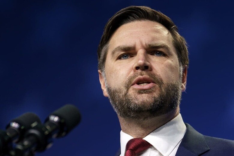 バンス副大統領の回顧録が禁書に？ 図書館撤去の可能性とその背景　Sipa USA via Reuters Connect