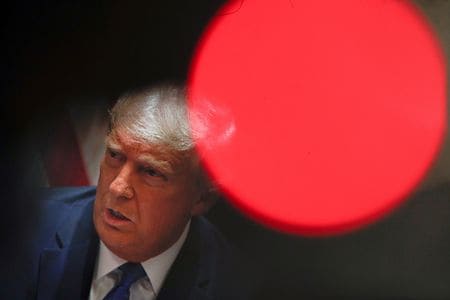 トランプ次期米大統領が隣国で友好国のカナダに関税や併合などの脅しをかけているものの、両国関係が２０日の就任式に「終末」を迎えるという悲観論ばかりではなさそうだ。２０２０年９月撮影（２０２５年　ロイター/Tom Brenner）