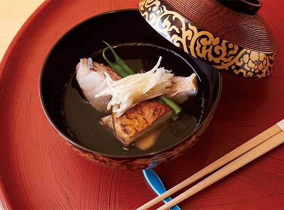 写真の料理はすべて、9品ほどを供する￥14,040のコースから。「松茸と甘鯛のお椀」