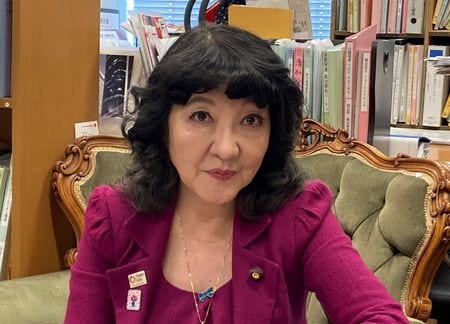自民党金融調査会長を務める片山さつき参院議員はロイターの取材に応じ、「ドル／円は１２０円台の時期が長かったので、１２０円から１３０円、１２０円台が実力との見方が多い」と述べ、物価高の沈静化に向け円高進行が望ましいとの見解を表明した。円高実現の手段として金融政策については明言を避け、間接的な誘導策の一つとして、日本株の長期保有に対して相続税の一部免除などを実現したいとの意向を示した（２０２５年　ロイター/Makiko Yamazaki）